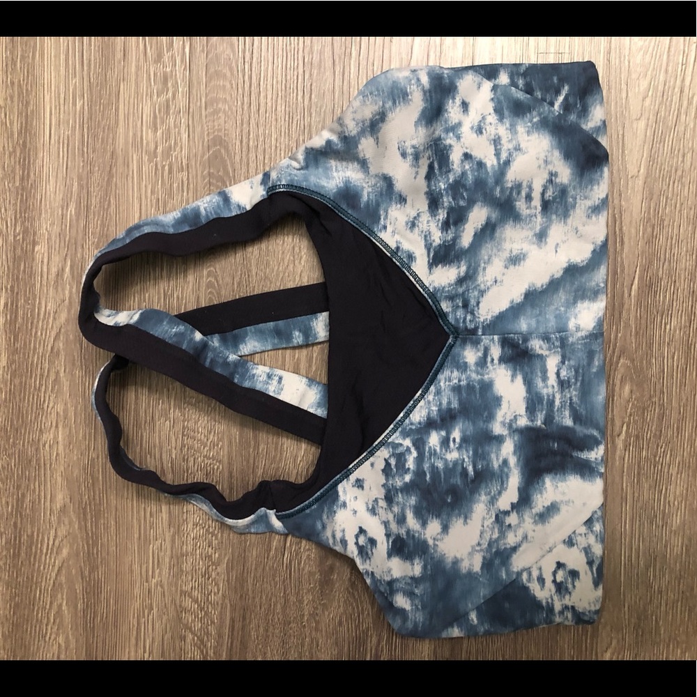 Lululemon sports bra